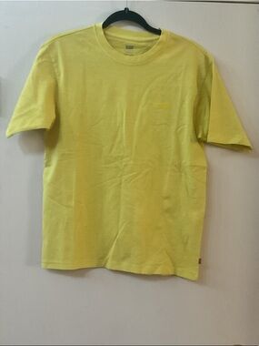 Levi's Short Sleeve Crewneck Tee in Yellow